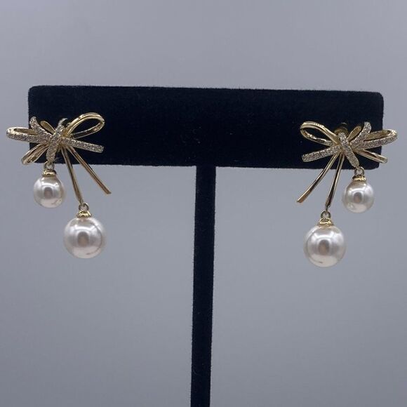 New earrings, no tags, 925  sterling silver, 4 real pearls, drop style, clear cr - Picture 1 of 16